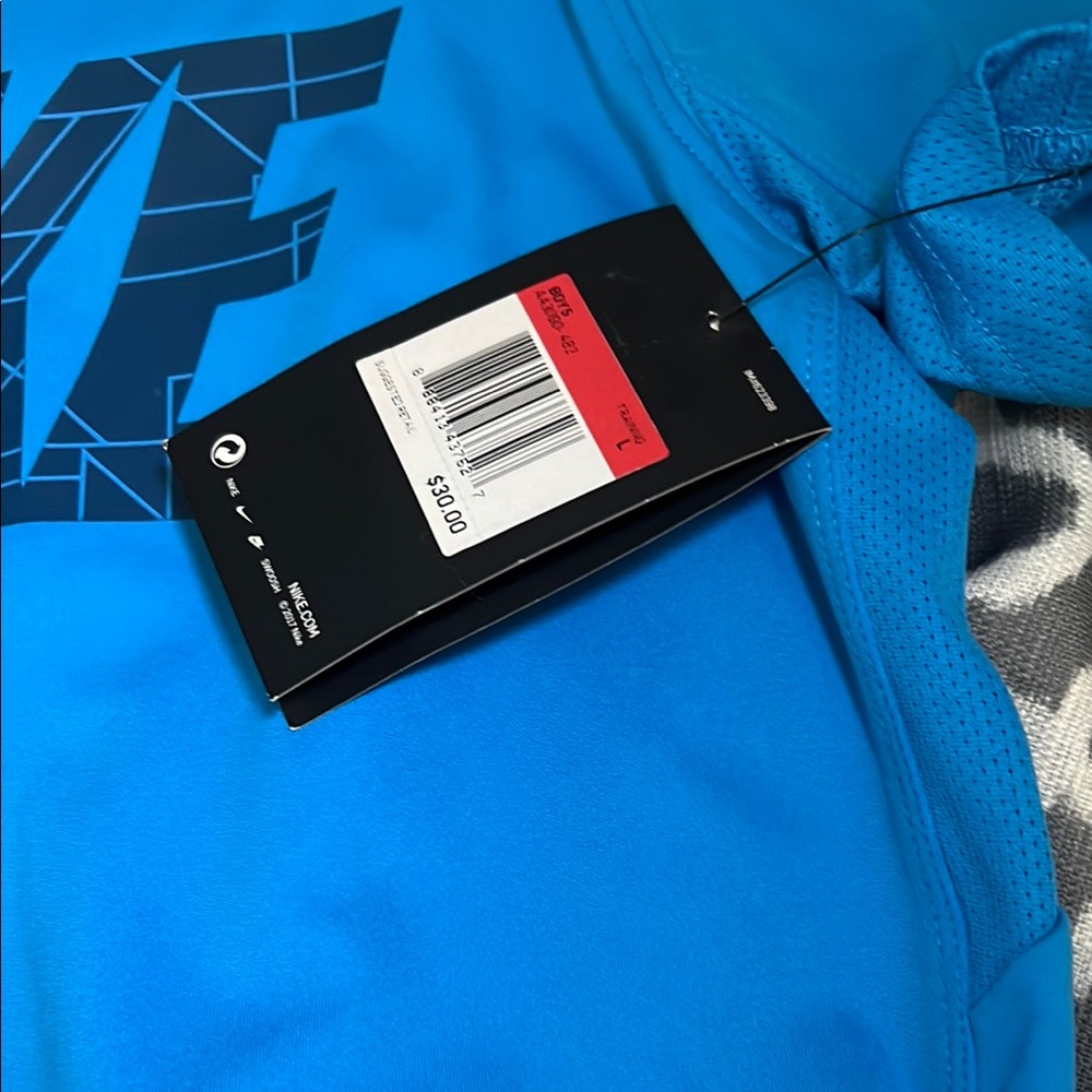 Boys Nike Blue Graphic Kid's Shirt - Picture 6 of 10